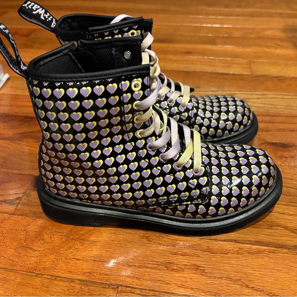 Dr. Martens Heart Patterned Kids Boots